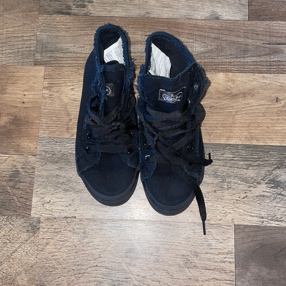 Revolution hip hop dance sneakers